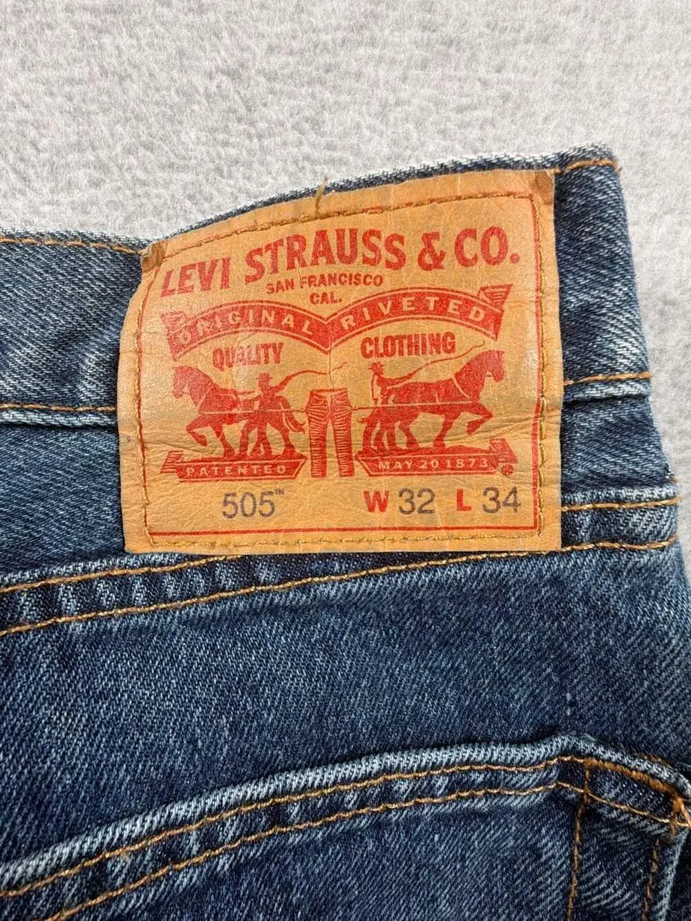 Levi's 505 Regular Fit Jeans Mens 32x34 Blue Denim